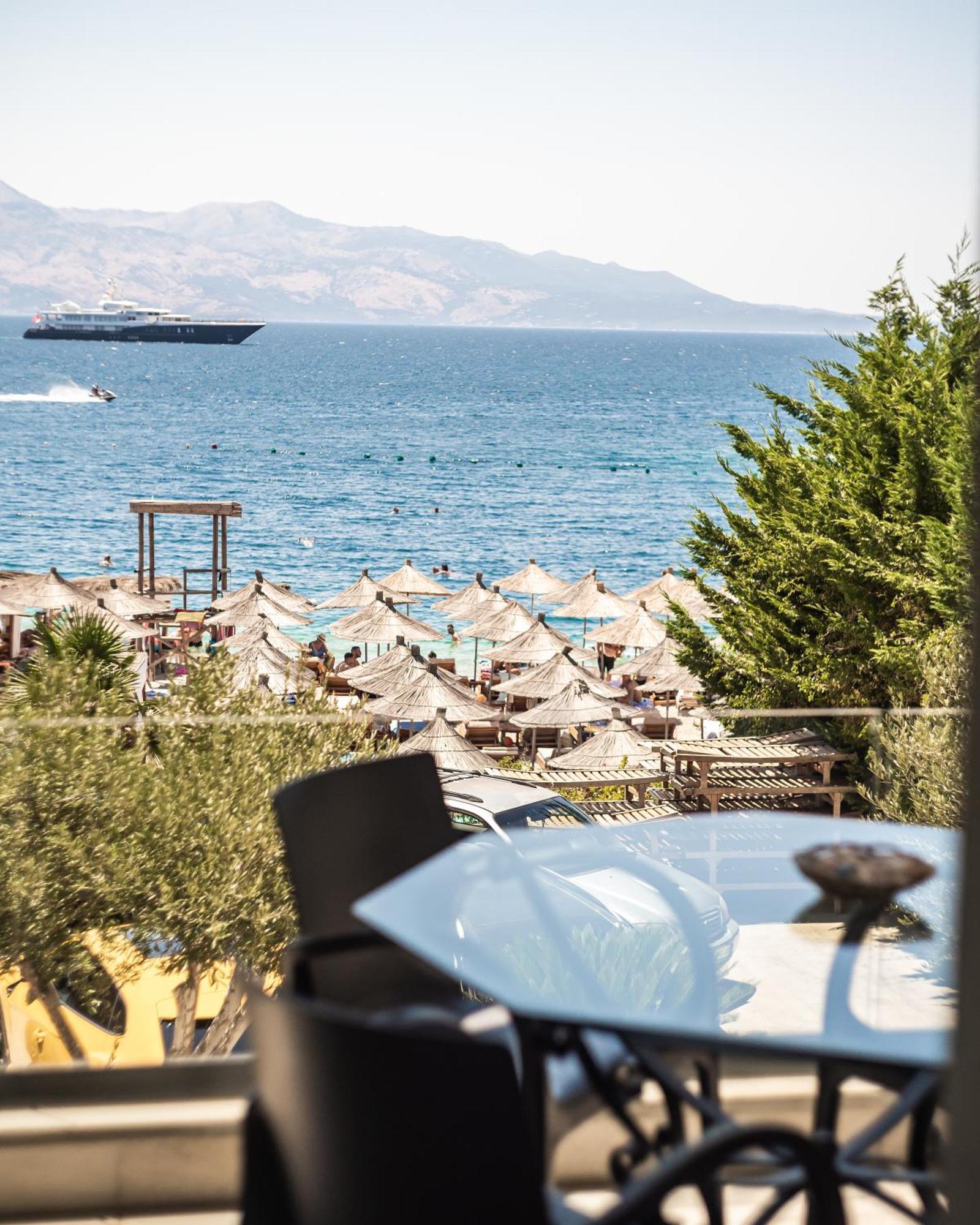 Epirus Hotel Sarande Bagian luar foto