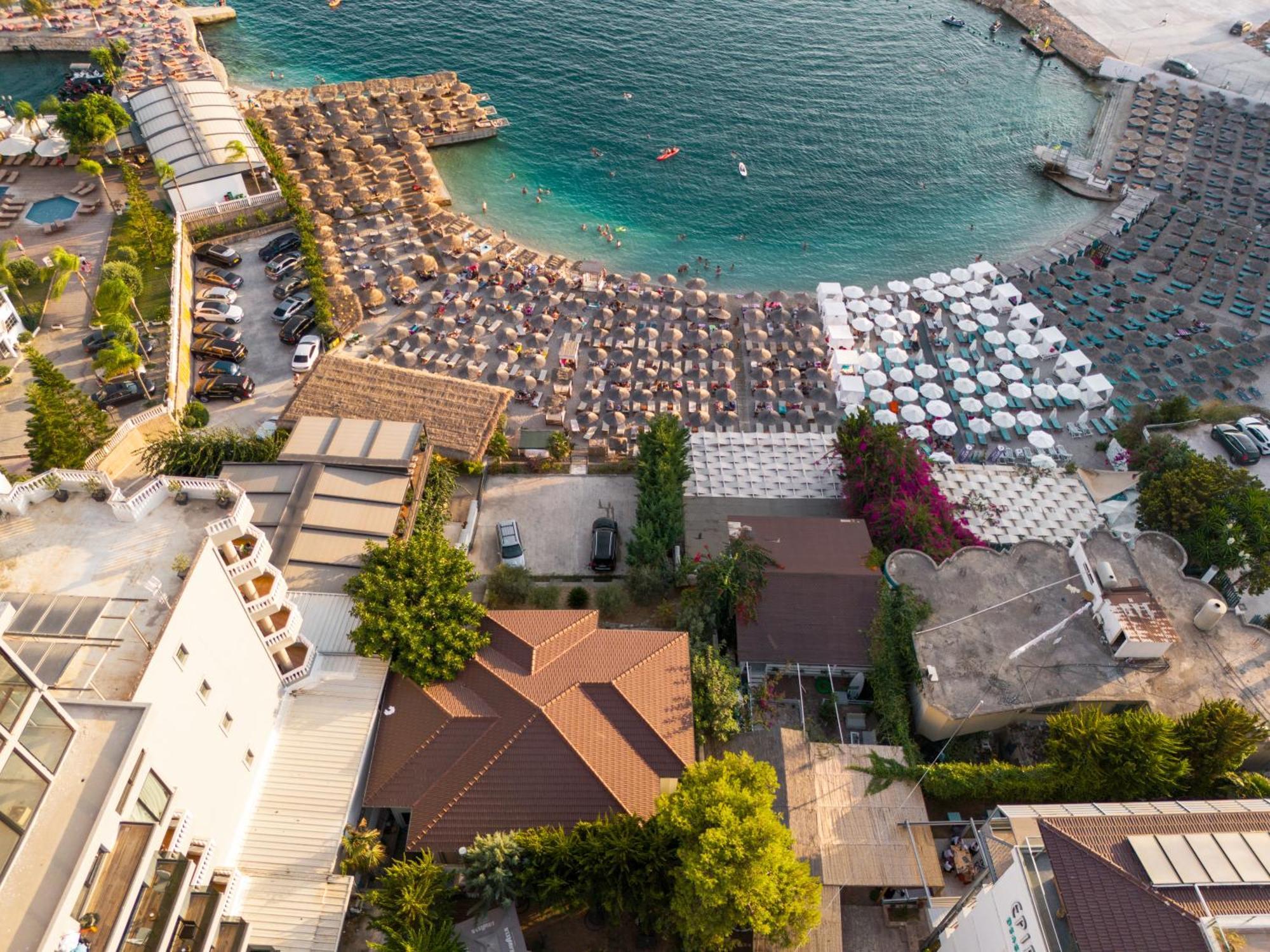 Epirus Hotel Sarande Bagian luar foto