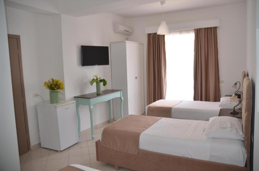 Epirus Hotel Sarande Bagian luar foto