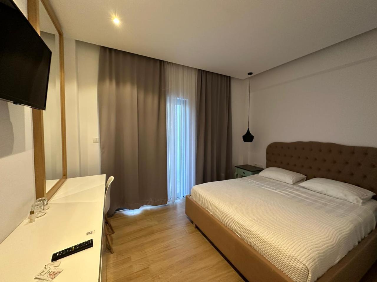 Epirus Hotel Sarande Bagian luar foto